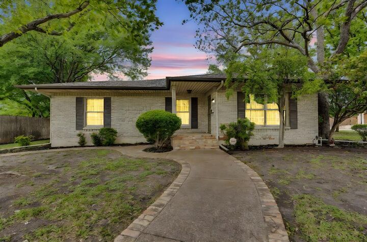 529 N Grand Avenue  Waxahachie TX 75165 photo