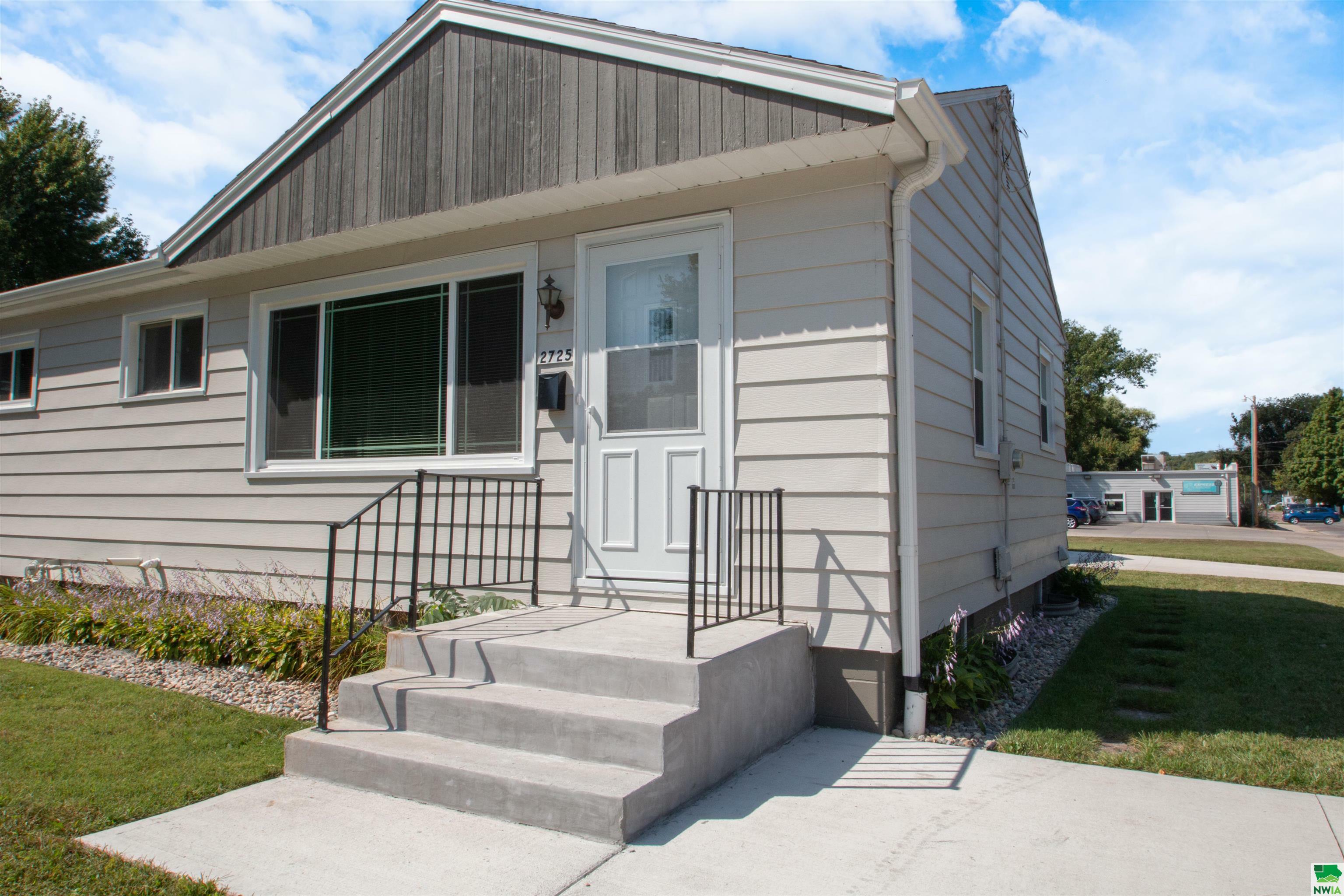 Property Photo:  2725 Center St  IA 51103 