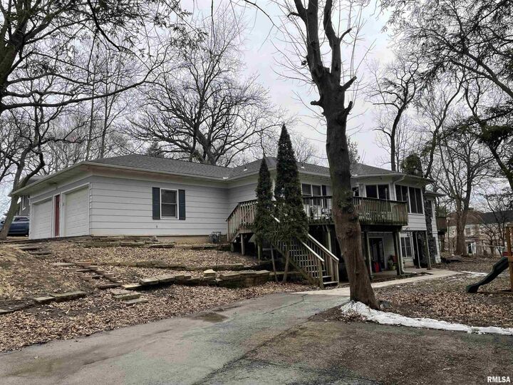 Property Photo: 1121 2nd Avenue South IA 52732