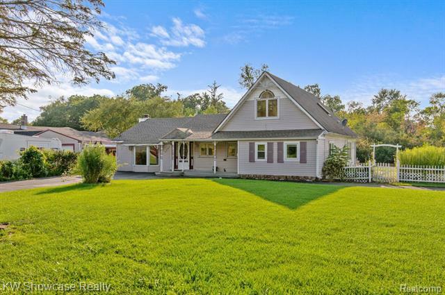 Property Photo: 4287 Lake Grove MI 48383