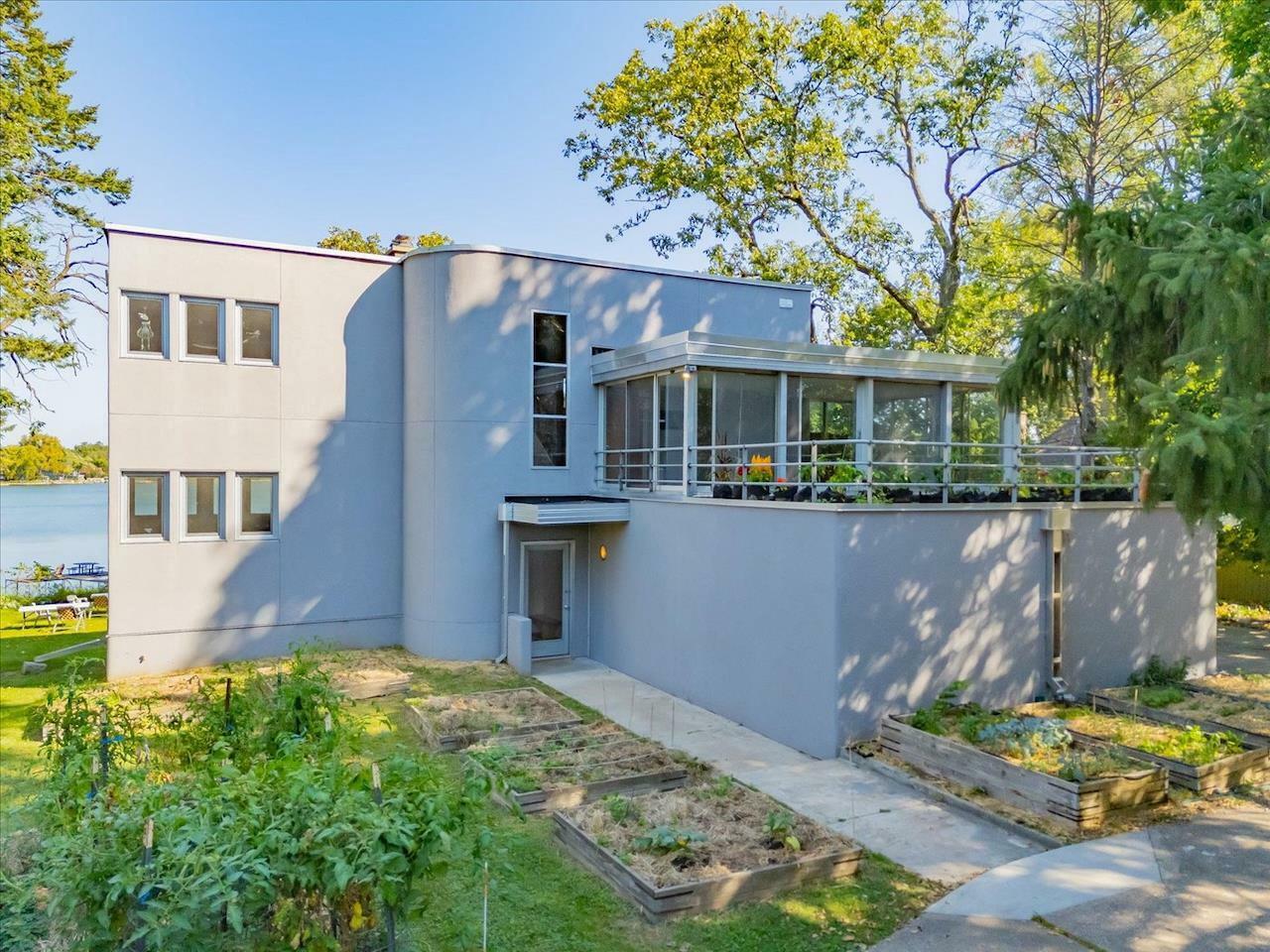 Property Photo: 1610 Waunona Way WI 53713