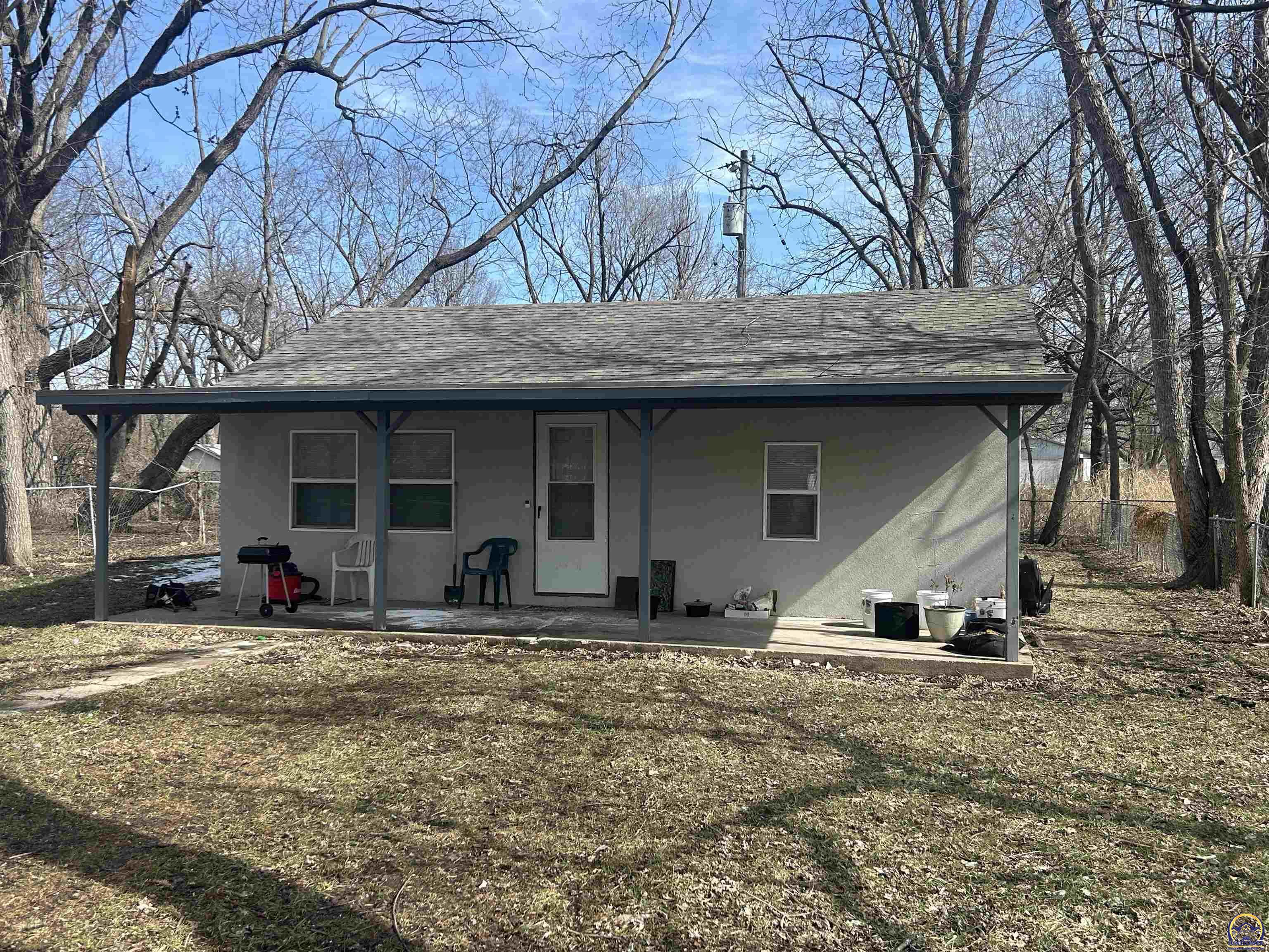 Property Photo: 414 NE Kellam Ave 412 NE Kellam Ave. KS 66616