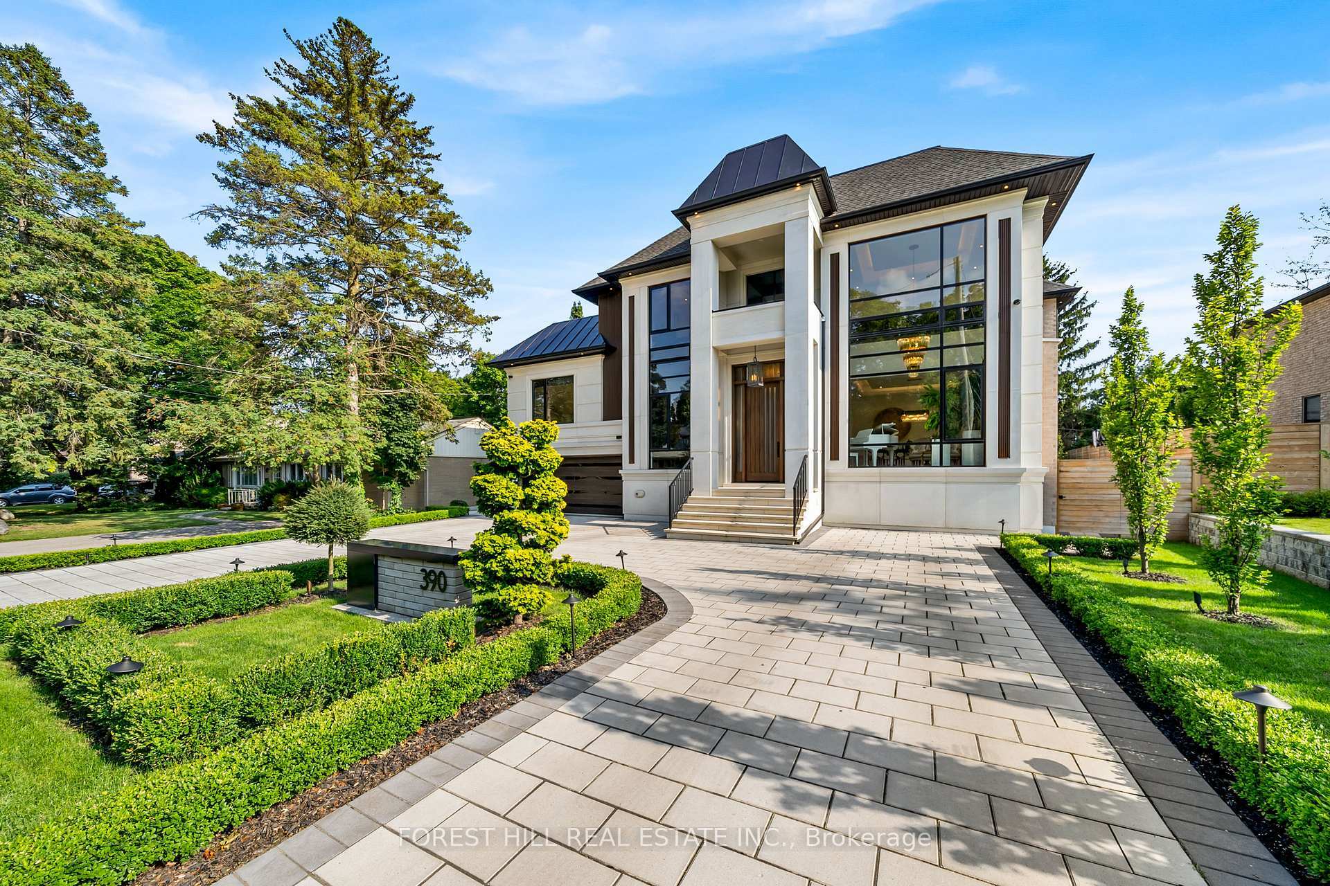 Property Photo: 390 Kerrybrook Drive ON L4C 3R1