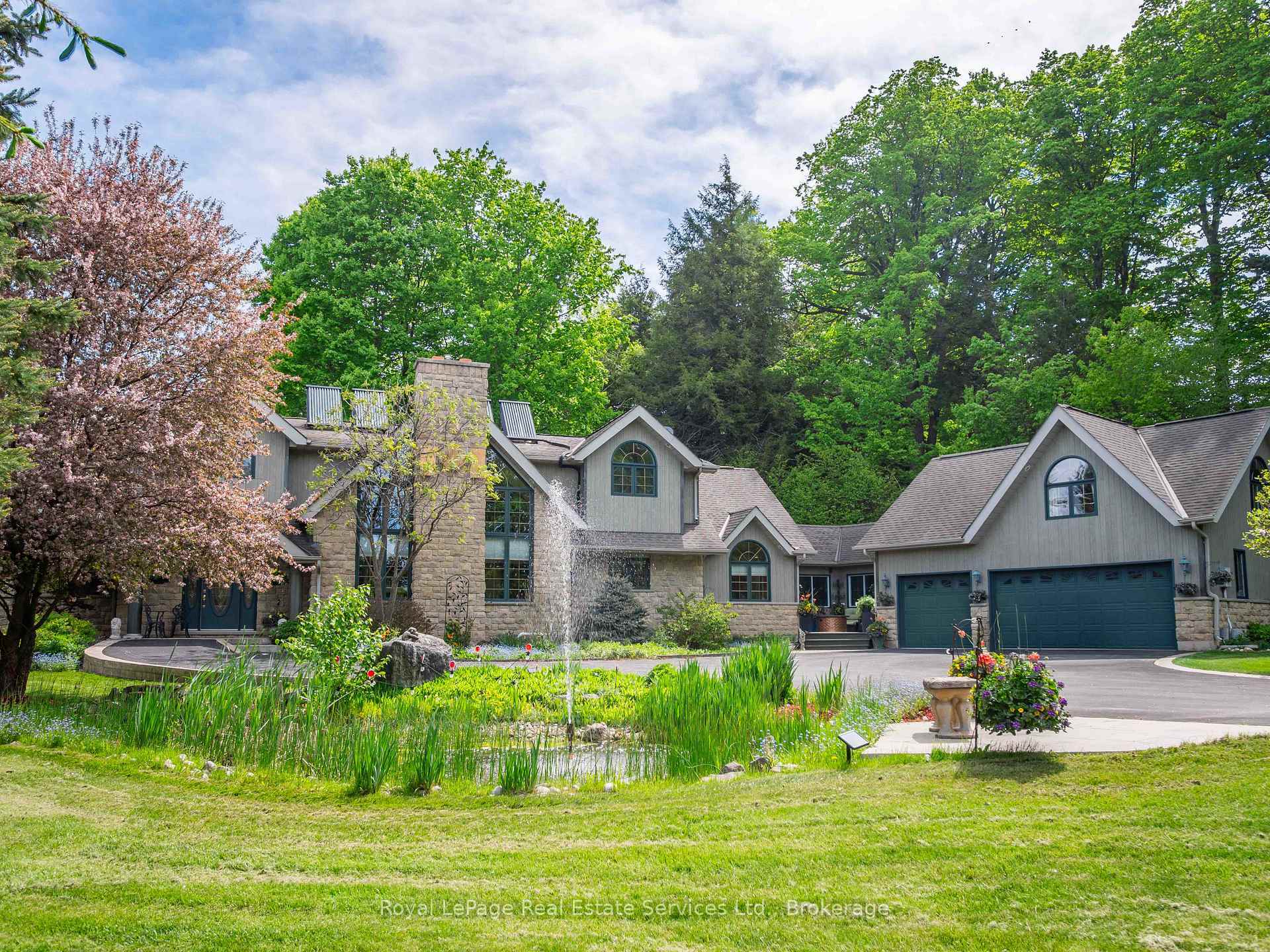 6 Turtle Lake Drive  Halton Hills ON L7J 2W7 photo