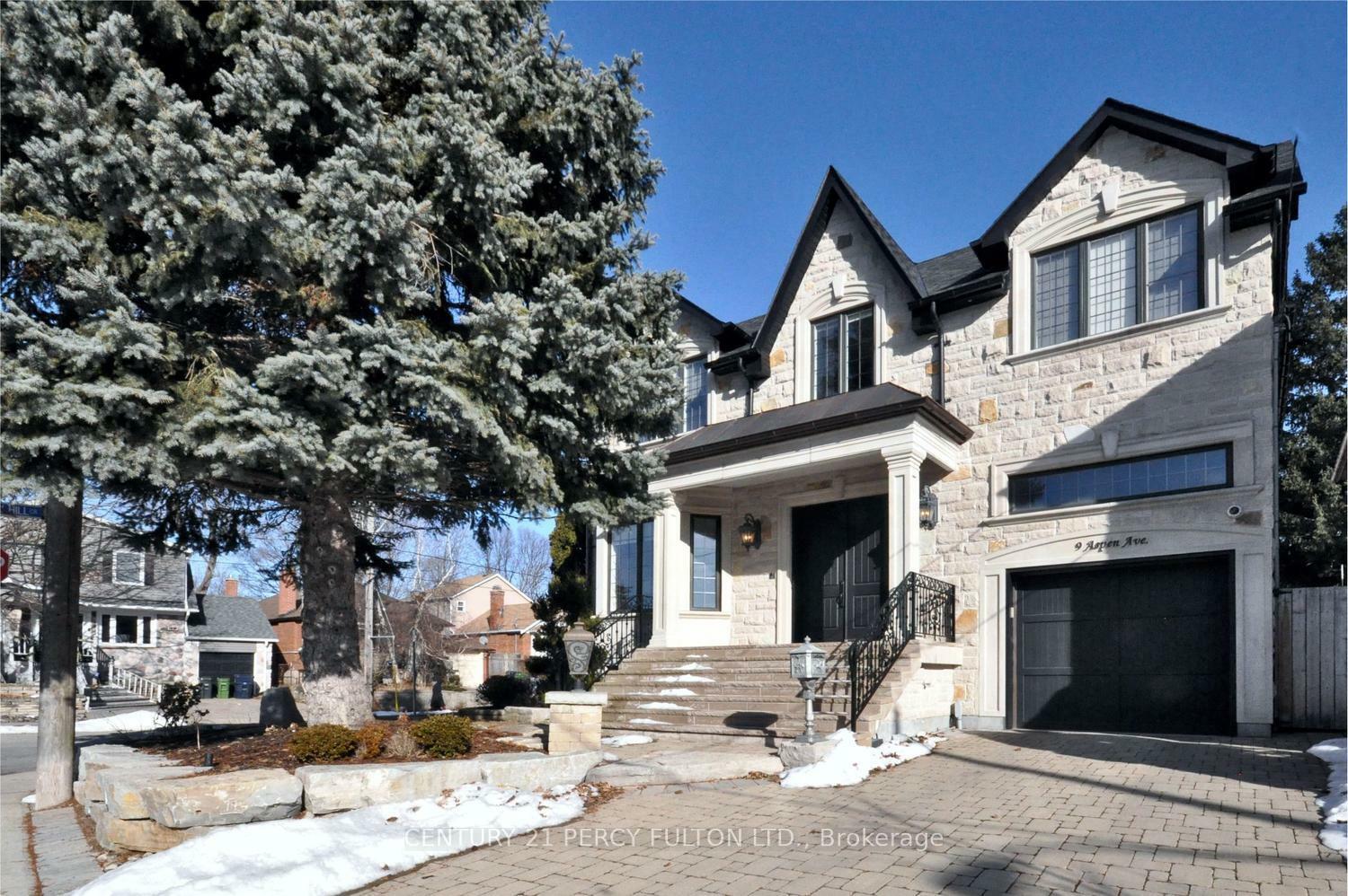 Photo de la propriété: 9 Aspen Ave ON M4B 2Z1