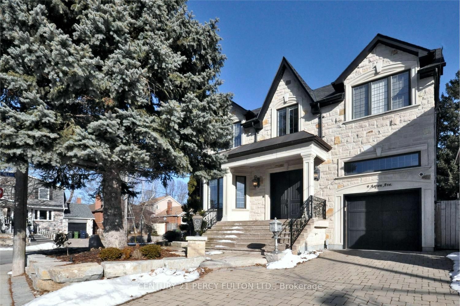 9 Aspen Ave  Toronto ON M4B 2Z1 photo