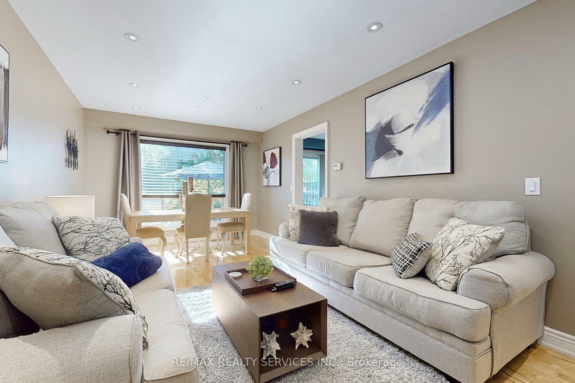 38 Heathcliffe Square  Brampton ON L6S 5P7 photo