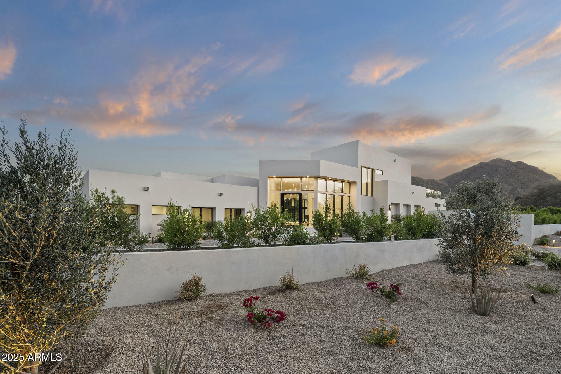 Property Photo: 6601 E San Miguel Avenue AZ 85253