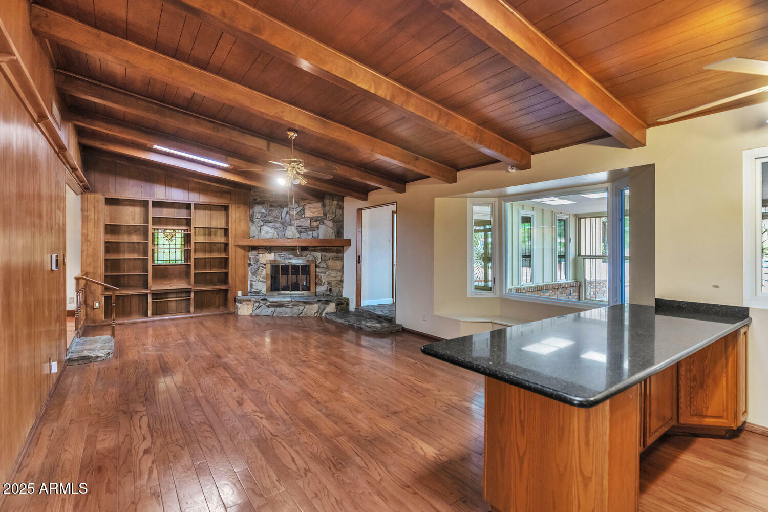 Property Photo: 576 W Moon Valley Drive AZ 85023