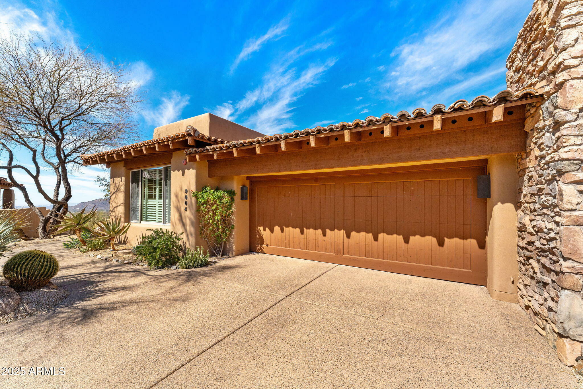 Property Photo: 9904 E Lookout Mountain Drive AZ 85262