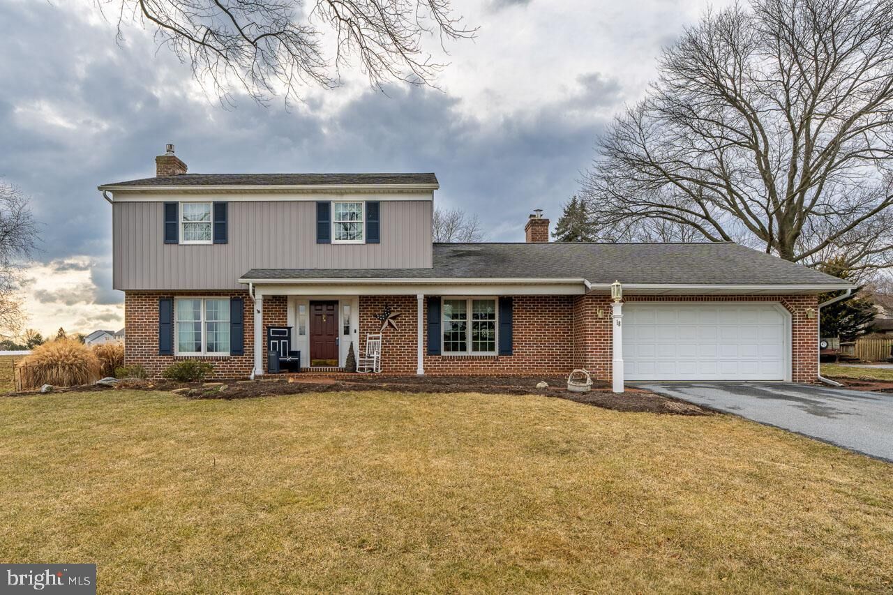 Property Photo: 18 S Westview Drive PA 17529