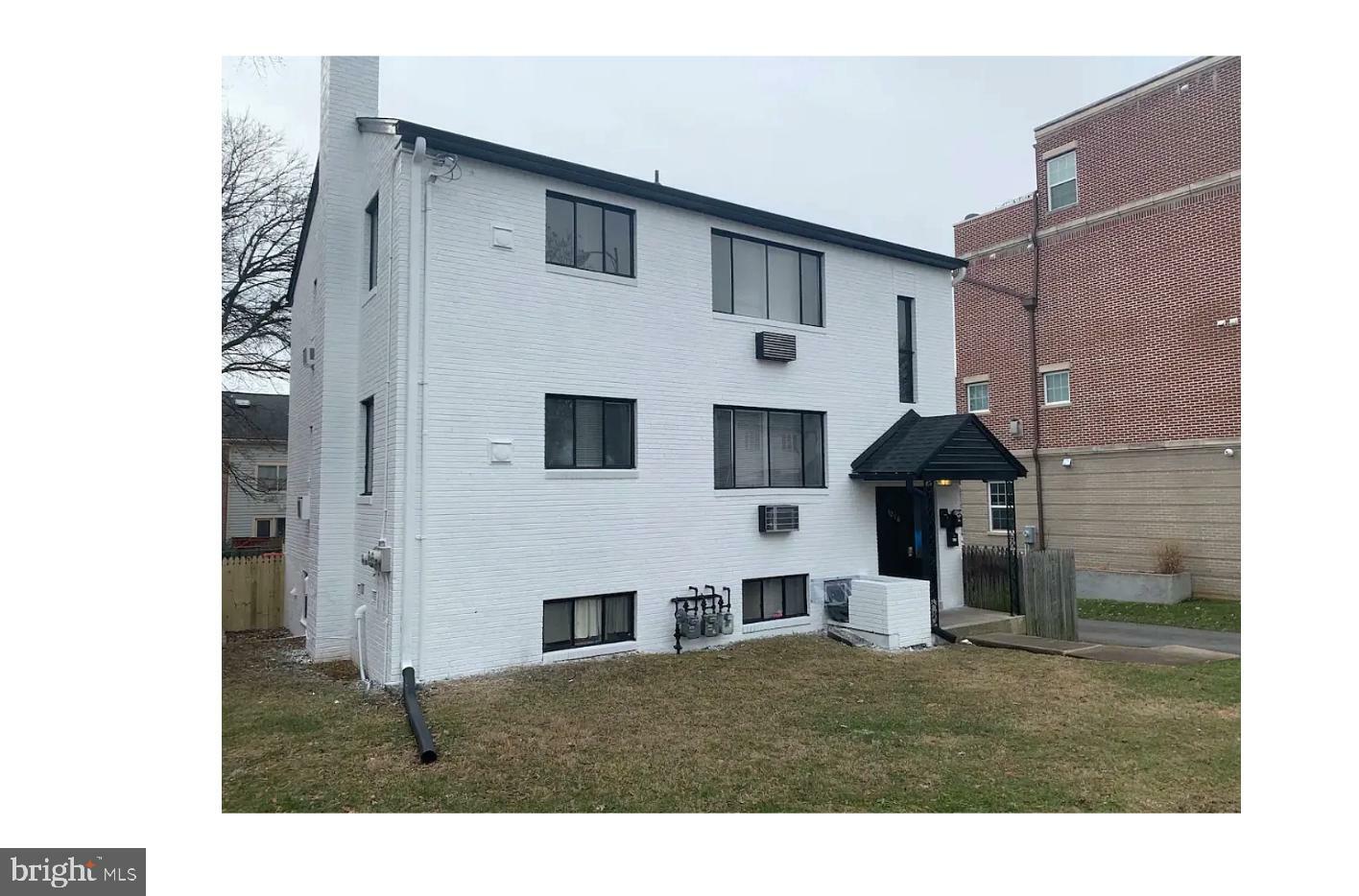 Property Photo: 4206 Washington Boulevard 2 VA 22201