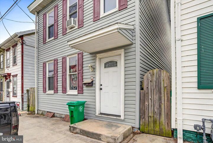 156 E Penn Street  Carlisle PA 17013 photo