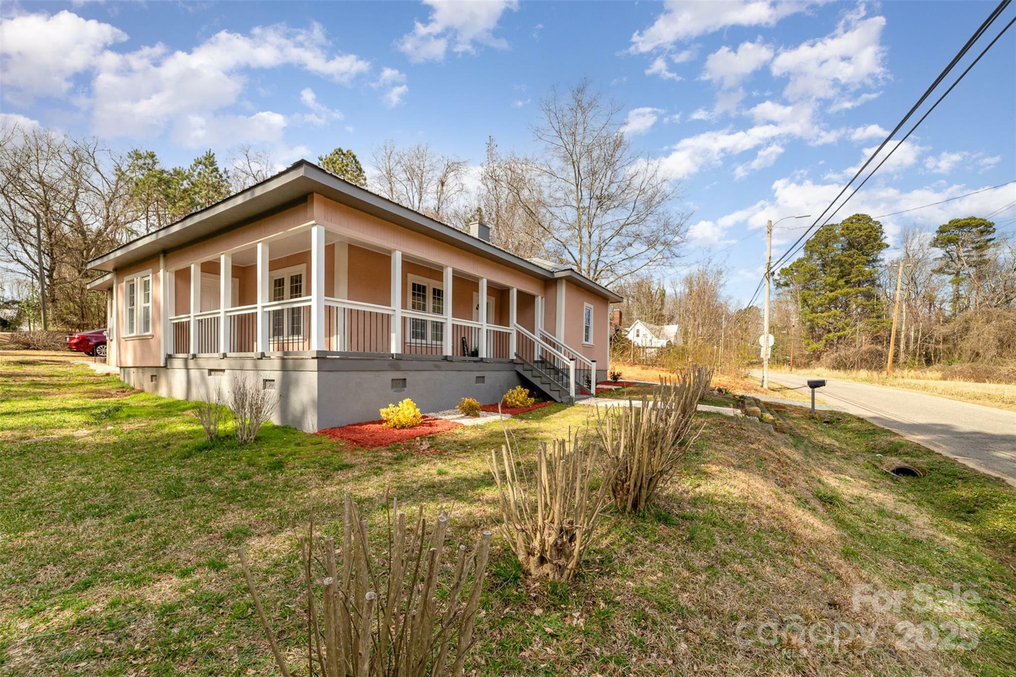 Property Photo: 1111 Barrington Street NC 28170