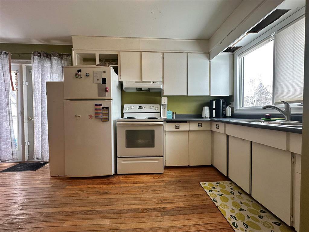 Property Photo:  385 Dufferin Street  MB R9A 1K2 