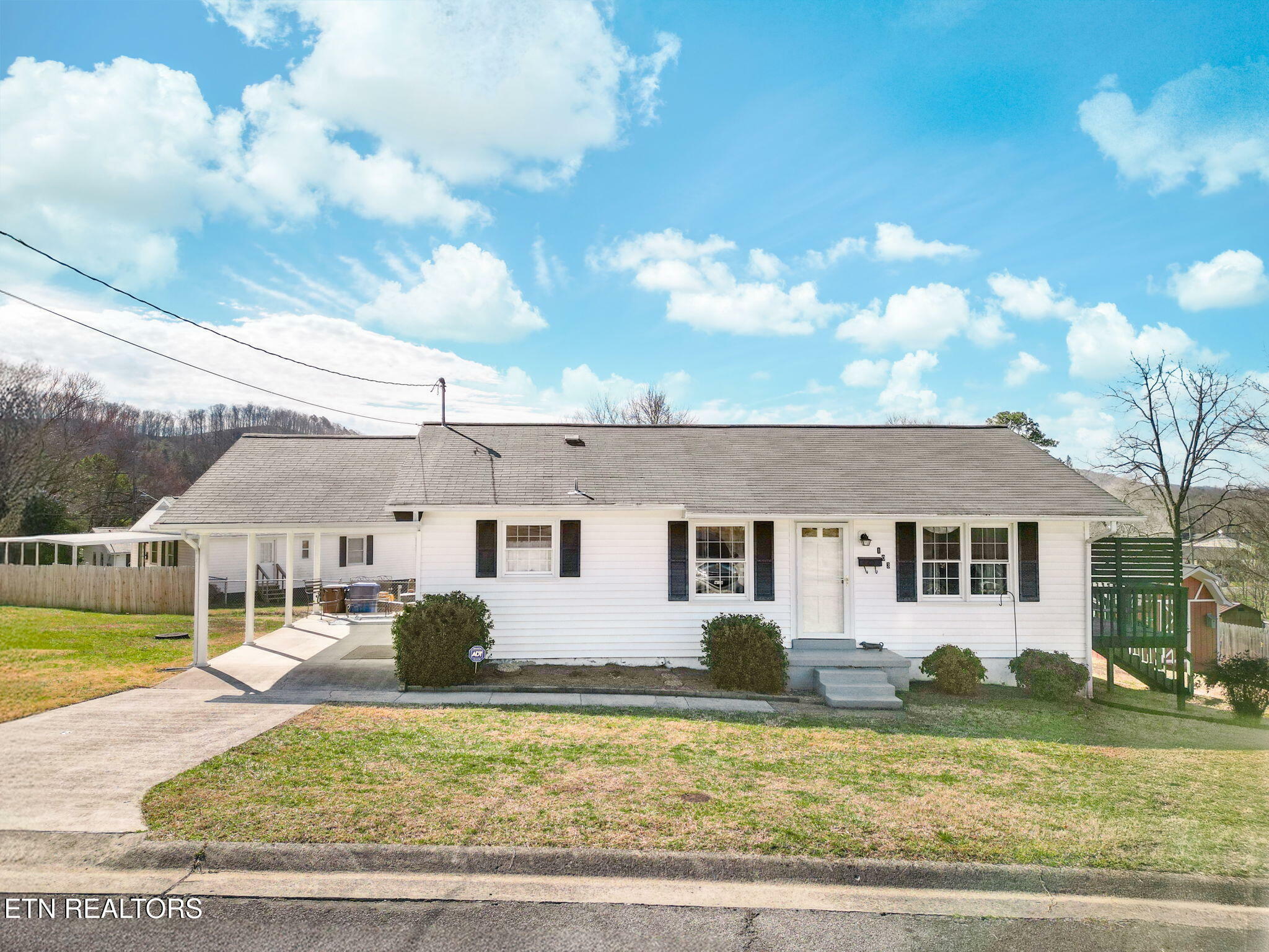 Property Photo:  103 W Sheridan Place  TN 37830 