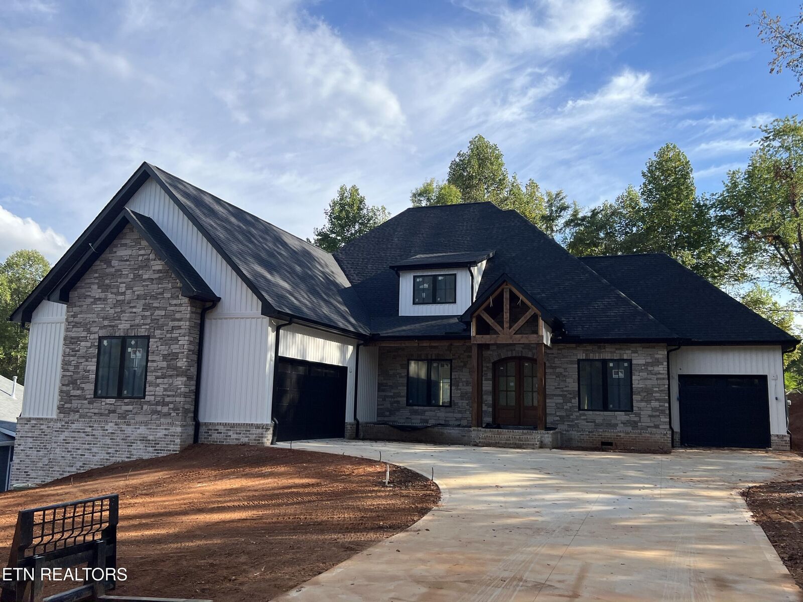 Property Photo: 106 Daksi Way TN 37774
