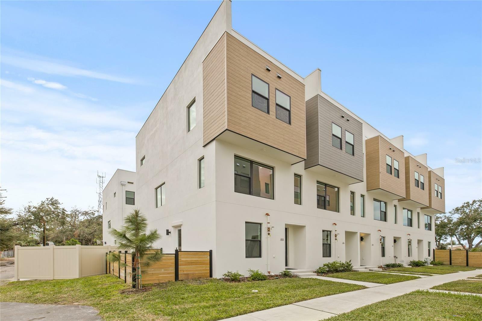 Property Photo: 305 15th Street N FL 33705