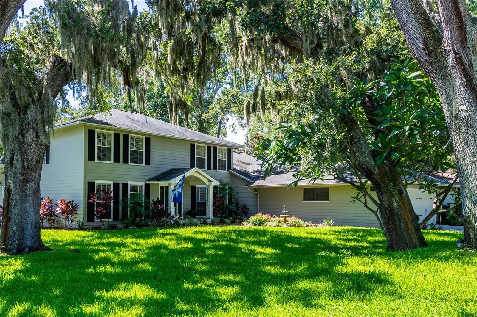 Property Photo:  1857 Castle Woods Drive  FL 33759 