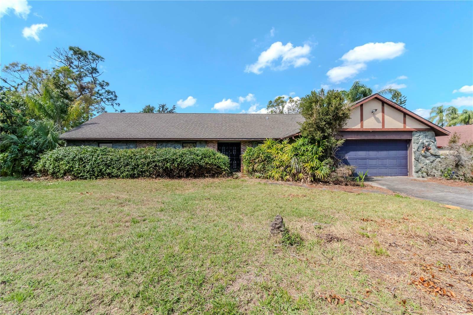 Property Photo:  5101 Estates Circle  FL 34243 