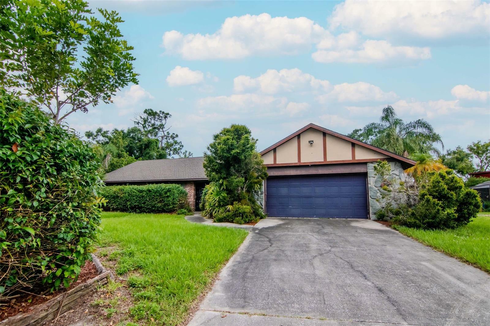 Property Photo: 5101 Estates Circle FL 34243