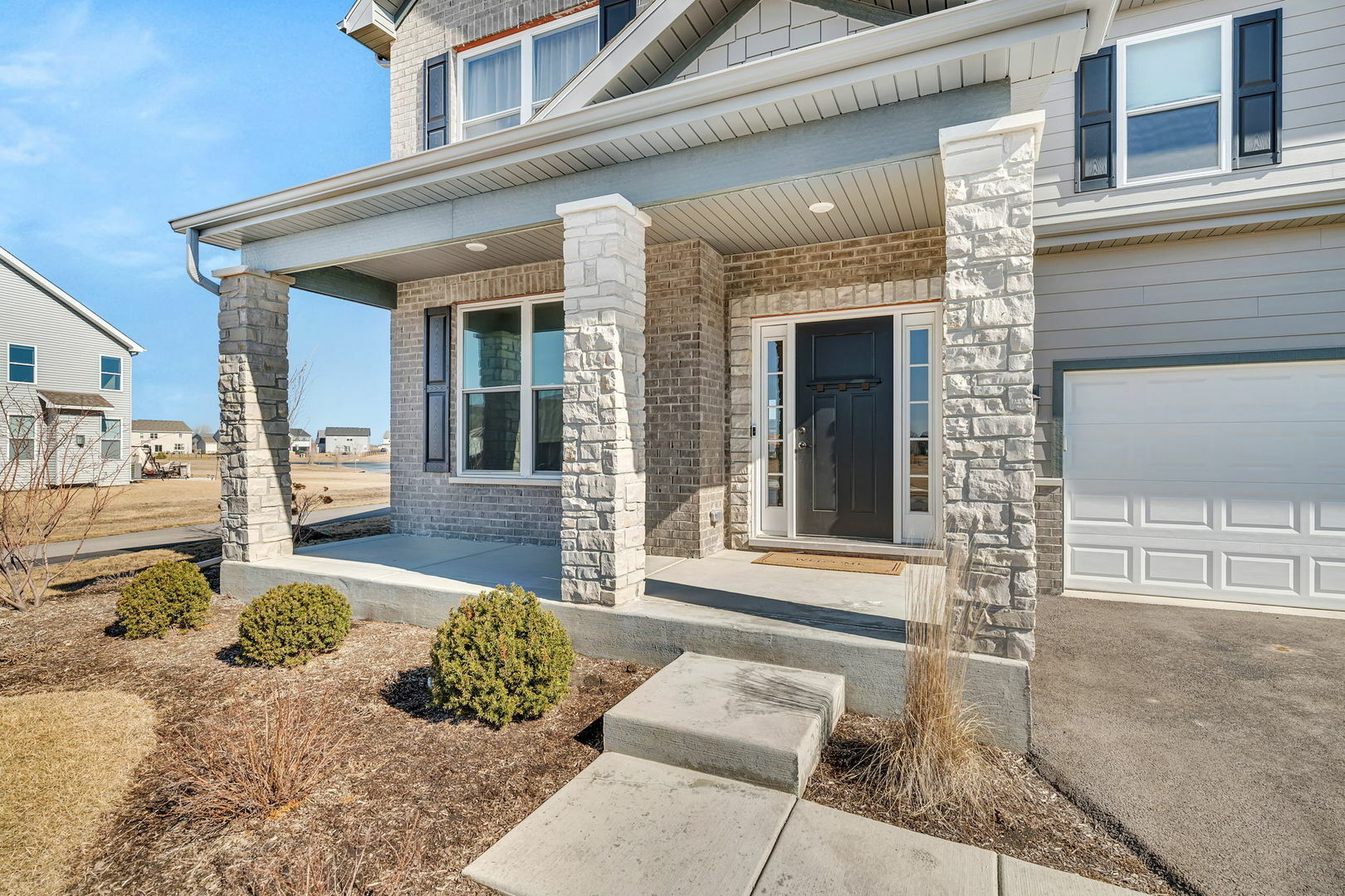 Property Photo:  733 Juniper Street  IL 60543 