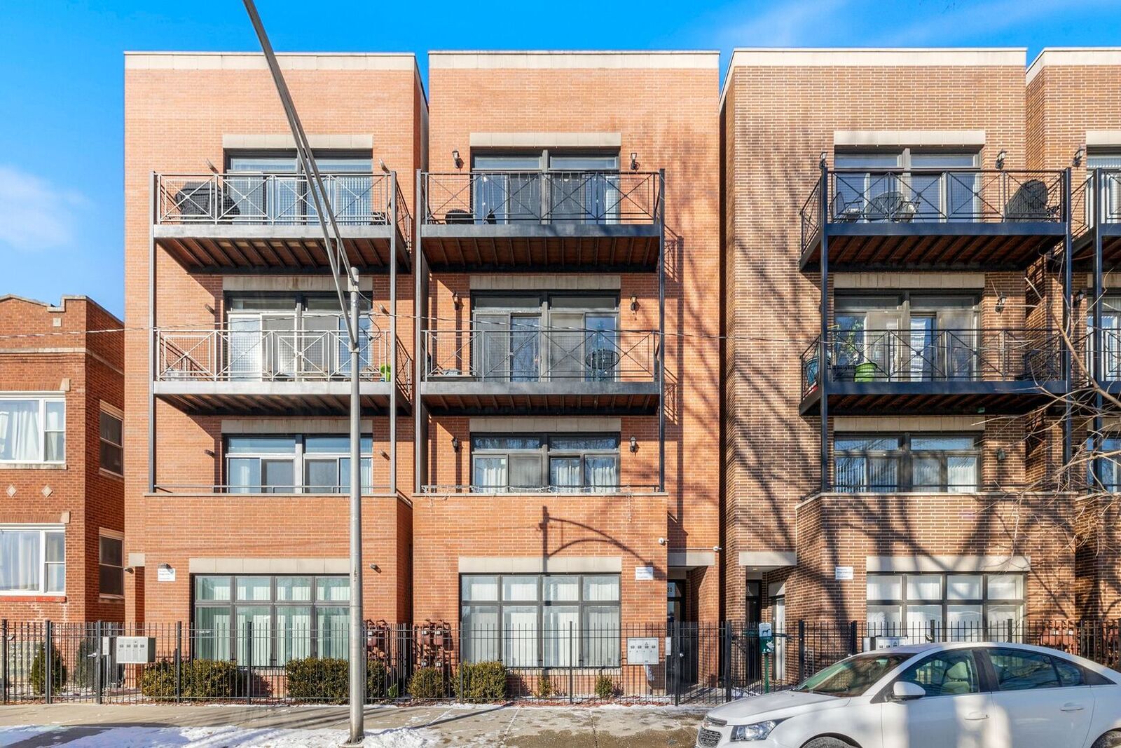 Property Photo: 3130 W Walton Street 4 IL 60622