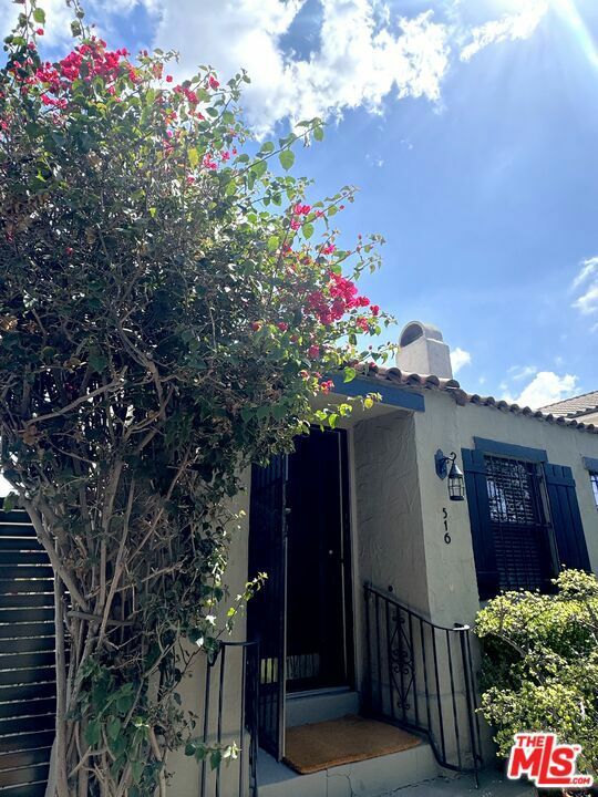 Property Photo: 516 N Bronson Avenue CA 90004