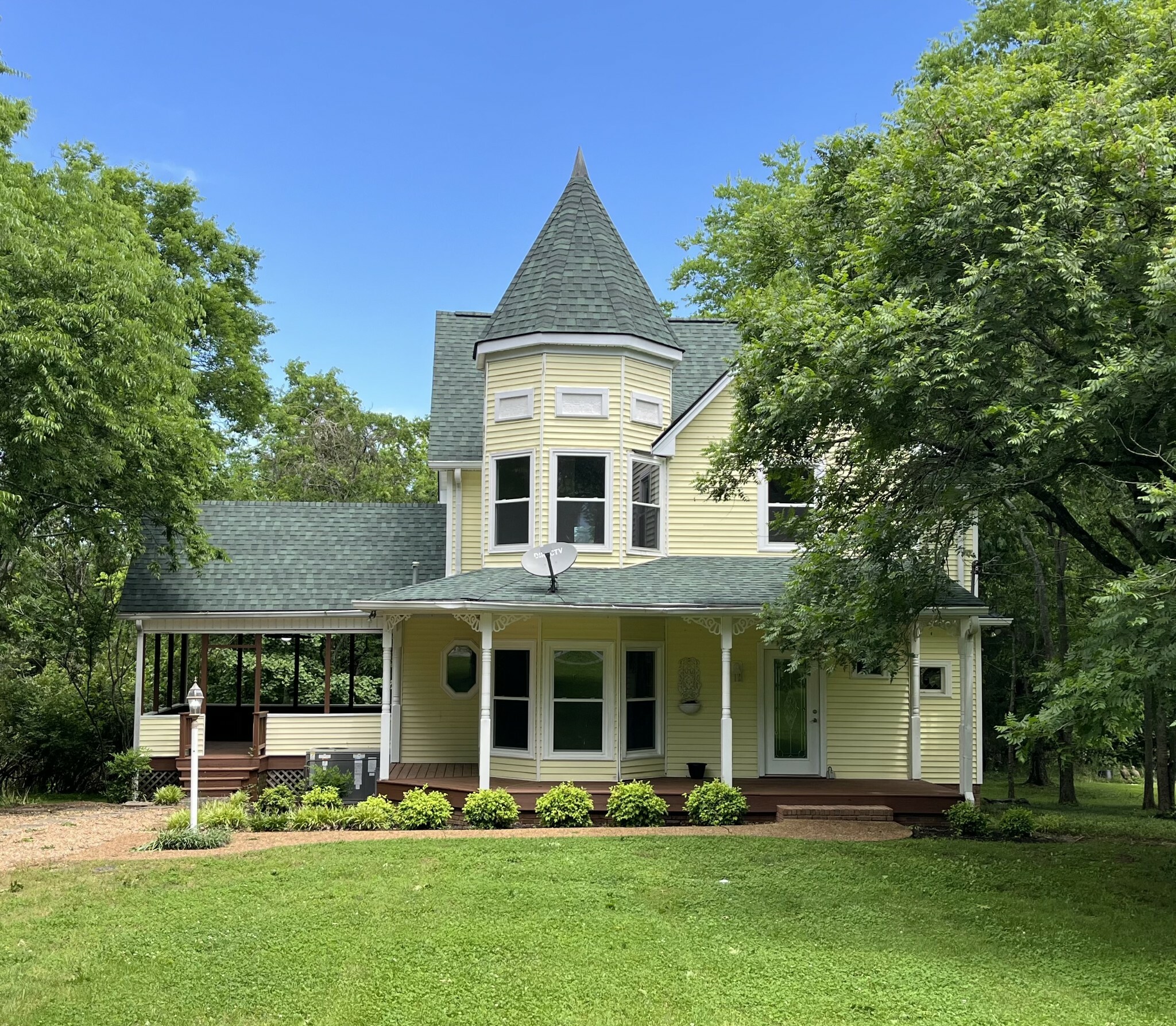 Property Photo: 1067 Lakewood Dr TN 37066
