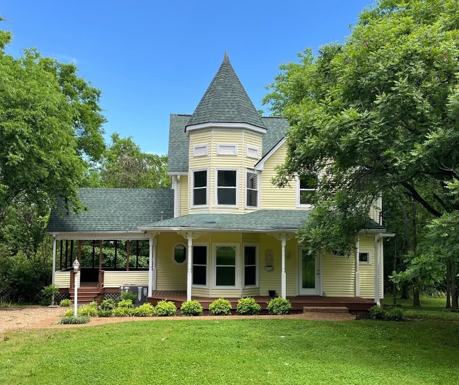 Property Photo: 1067 Lakewood Dr TN 37066
