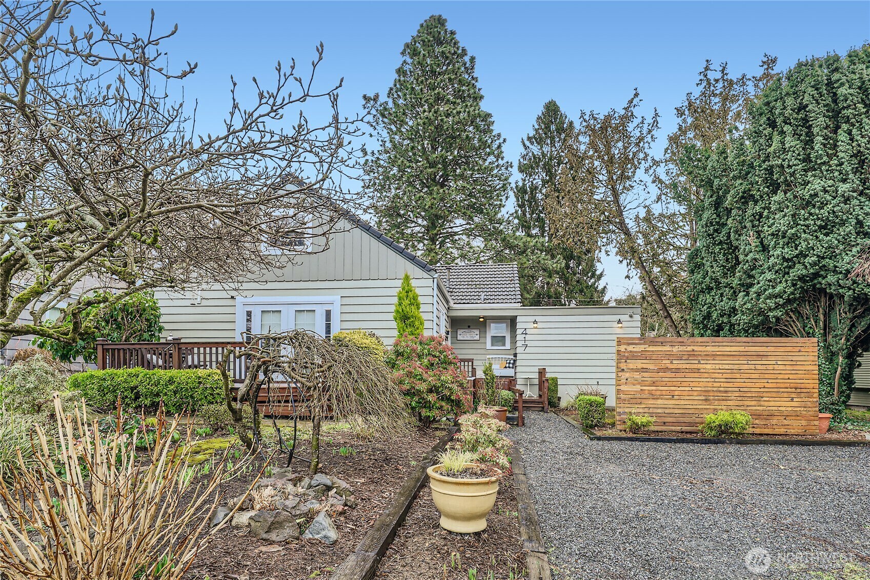 Property Photo:  417 Ave  F  WA 98290 