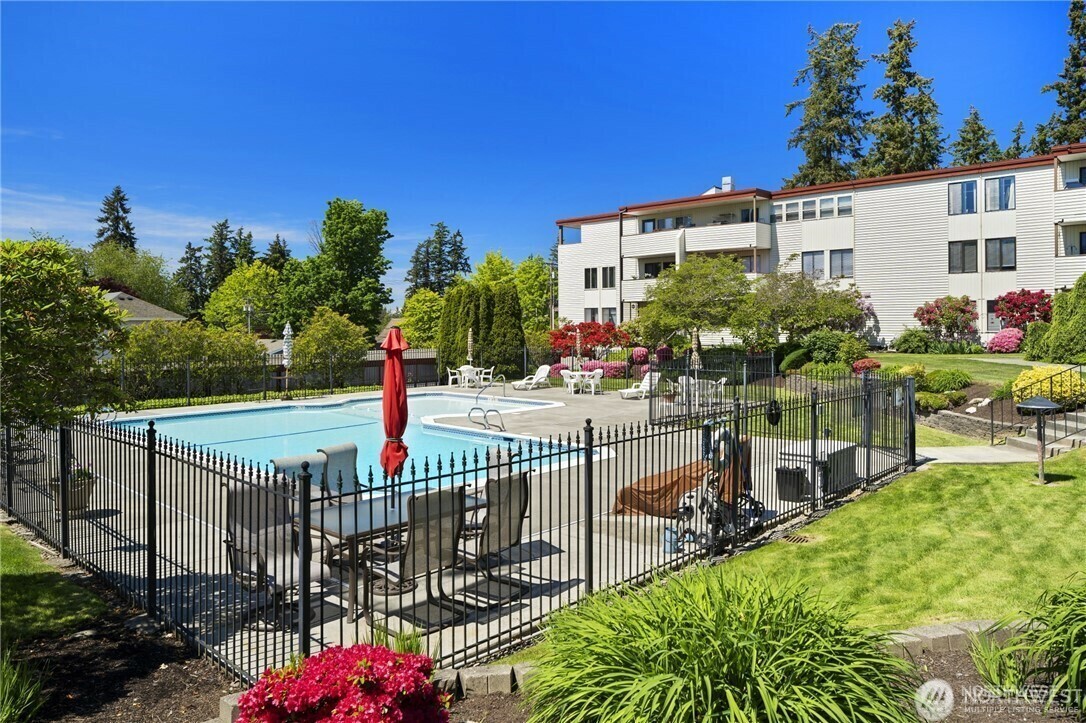 8516  196th Street SW 201  Edmonds WA 98026 photo