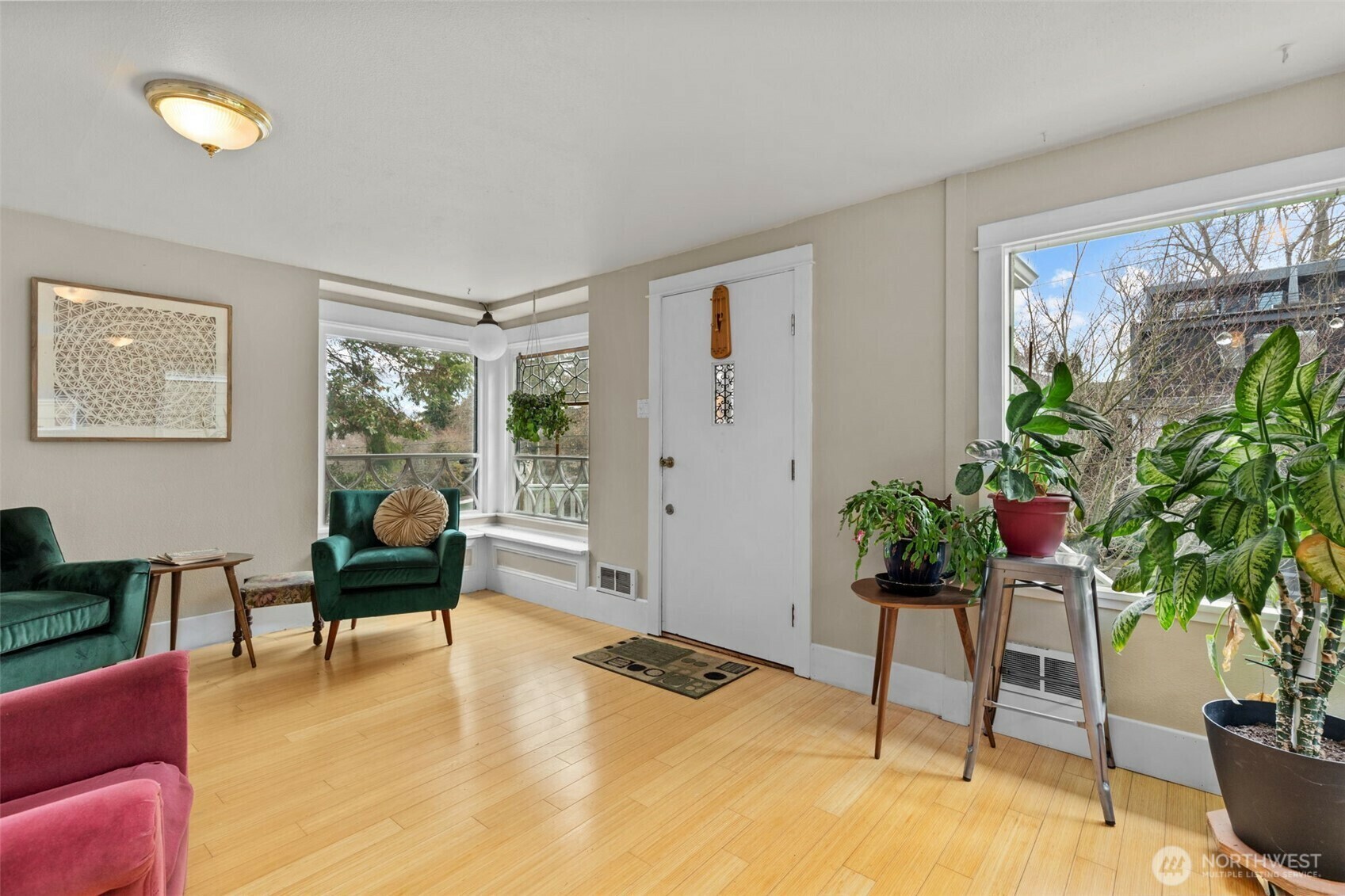 Property Photo: 1927 42nd Avenue SW WA 98116