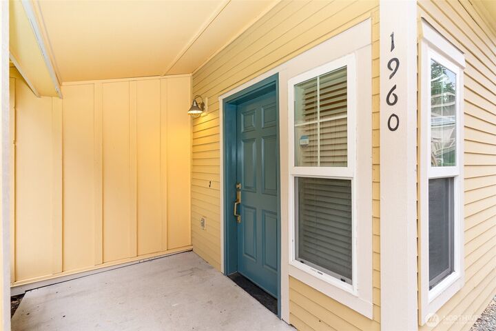 Property Photo:  1960  17th Avenue NE  WA 98029 