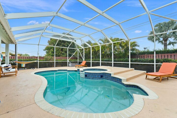 833 SW Janette Avenue  Port Saint Lucie FL 34953 photo