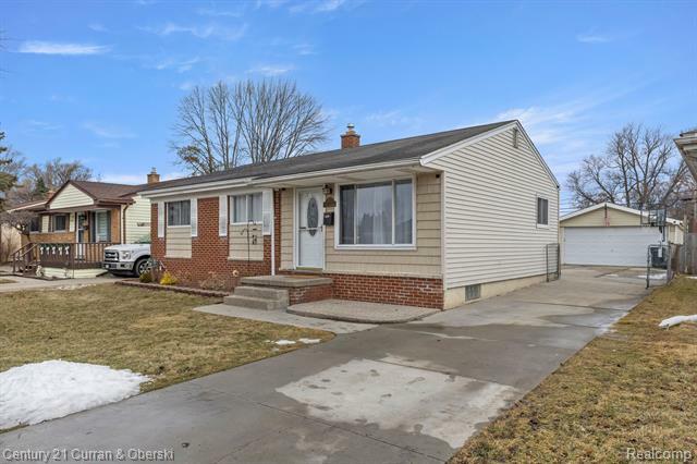 Property Photo:  22609 Avon Street  MI 48082 