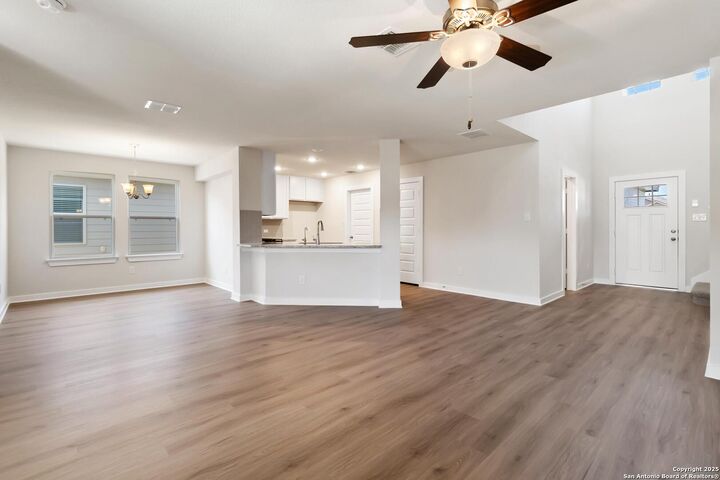 Property Photo: 5923 Willow Point Blvd TX 78219