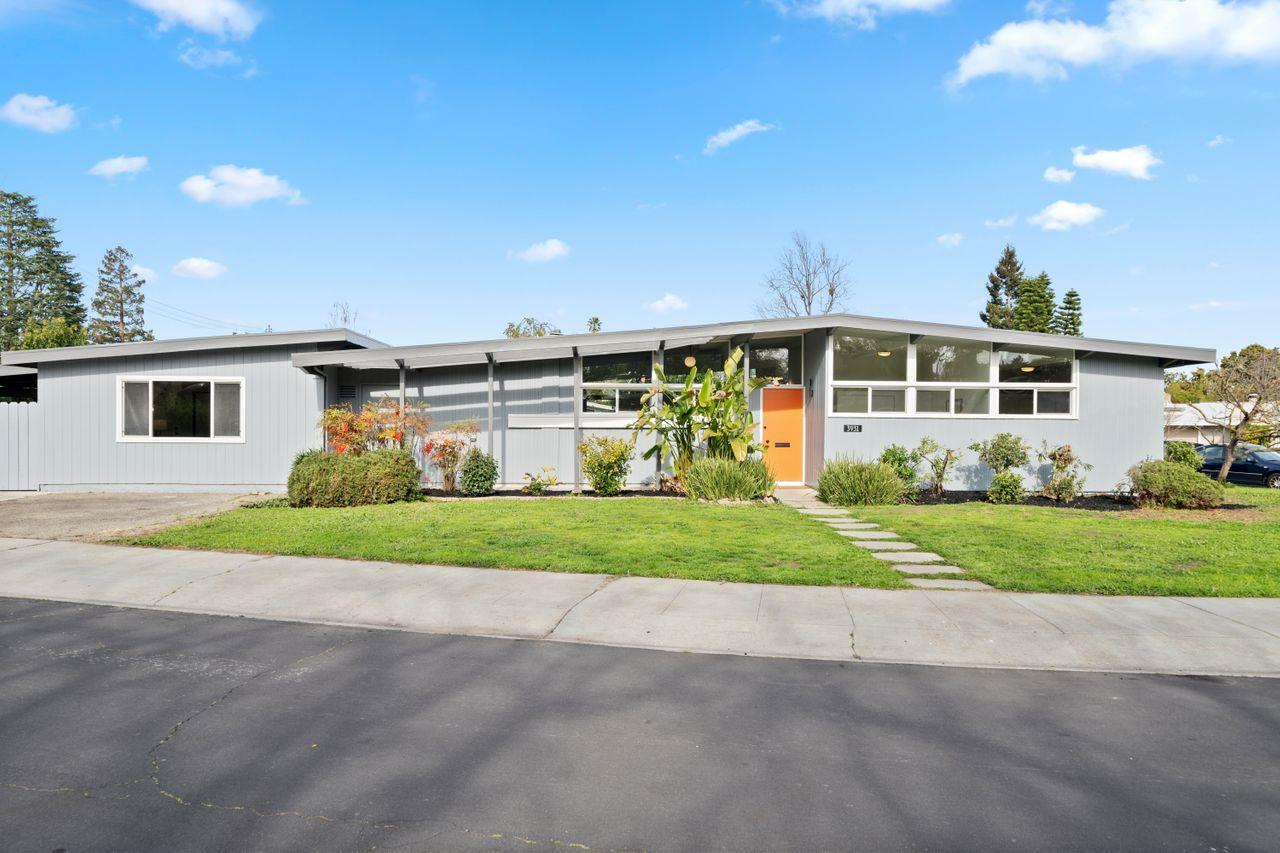 Property Photo:  3931 Duncan Place  CA 94306 