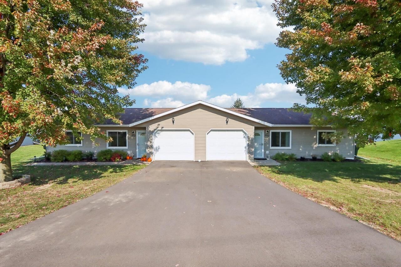 Property Photo: 910-912 K Street WI 53959