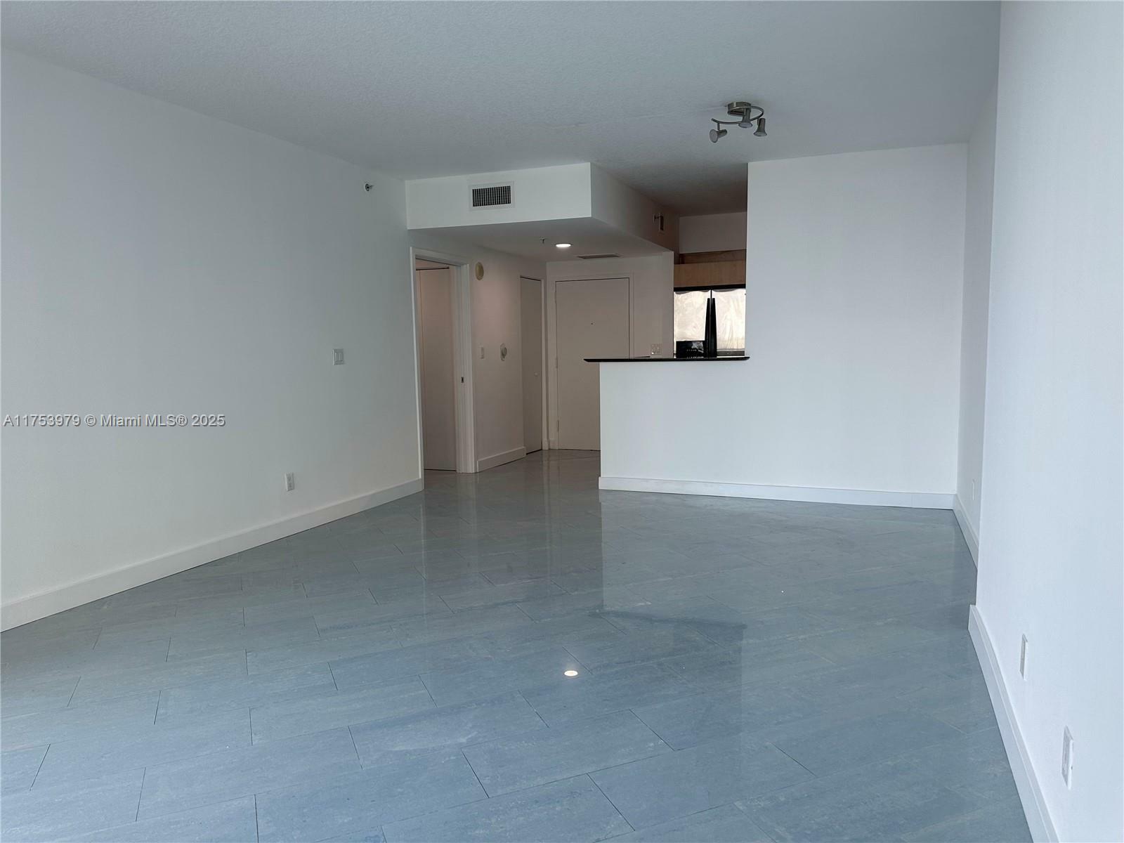 Property Photo: 335 S Biscayne Blvd 810 FL 33131