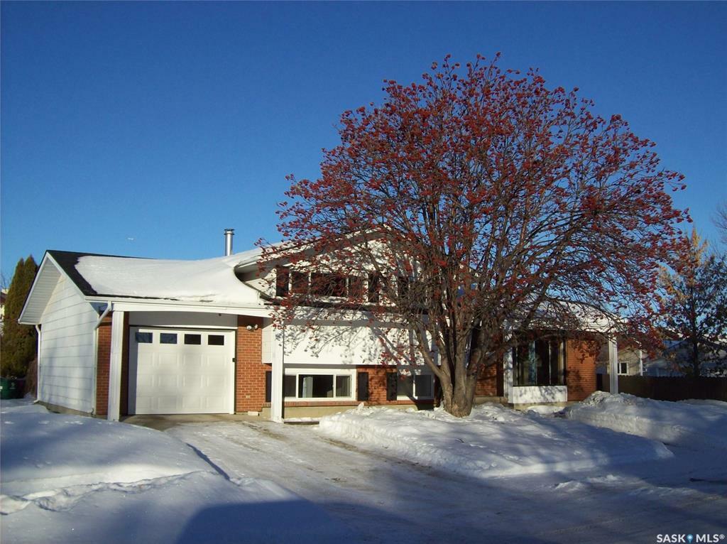 Property Photo:  427 Michener Place  SK S7L 5V2 