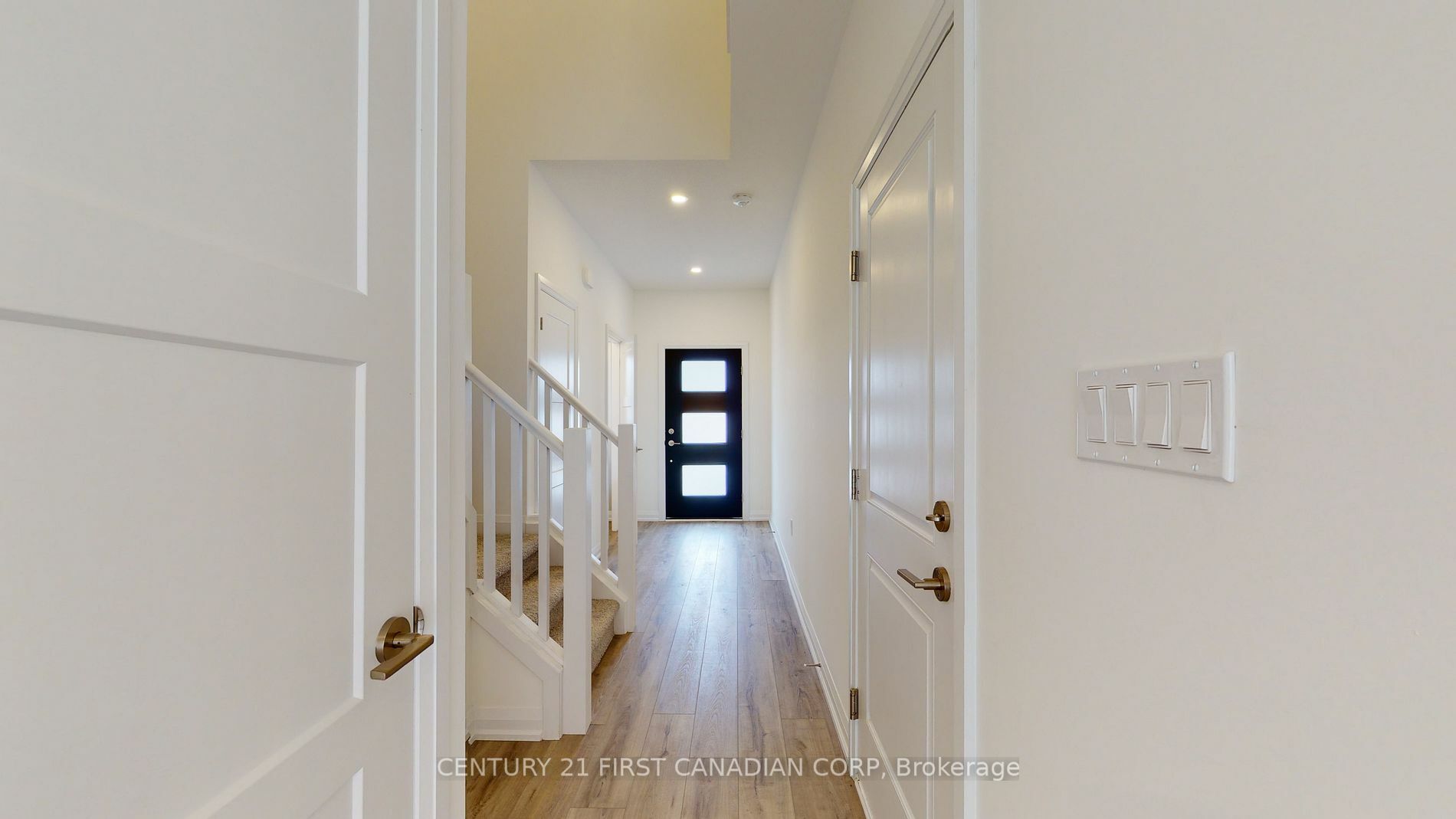 Property Photo:  17 Nicholson St 22  ON N0M 2J0 