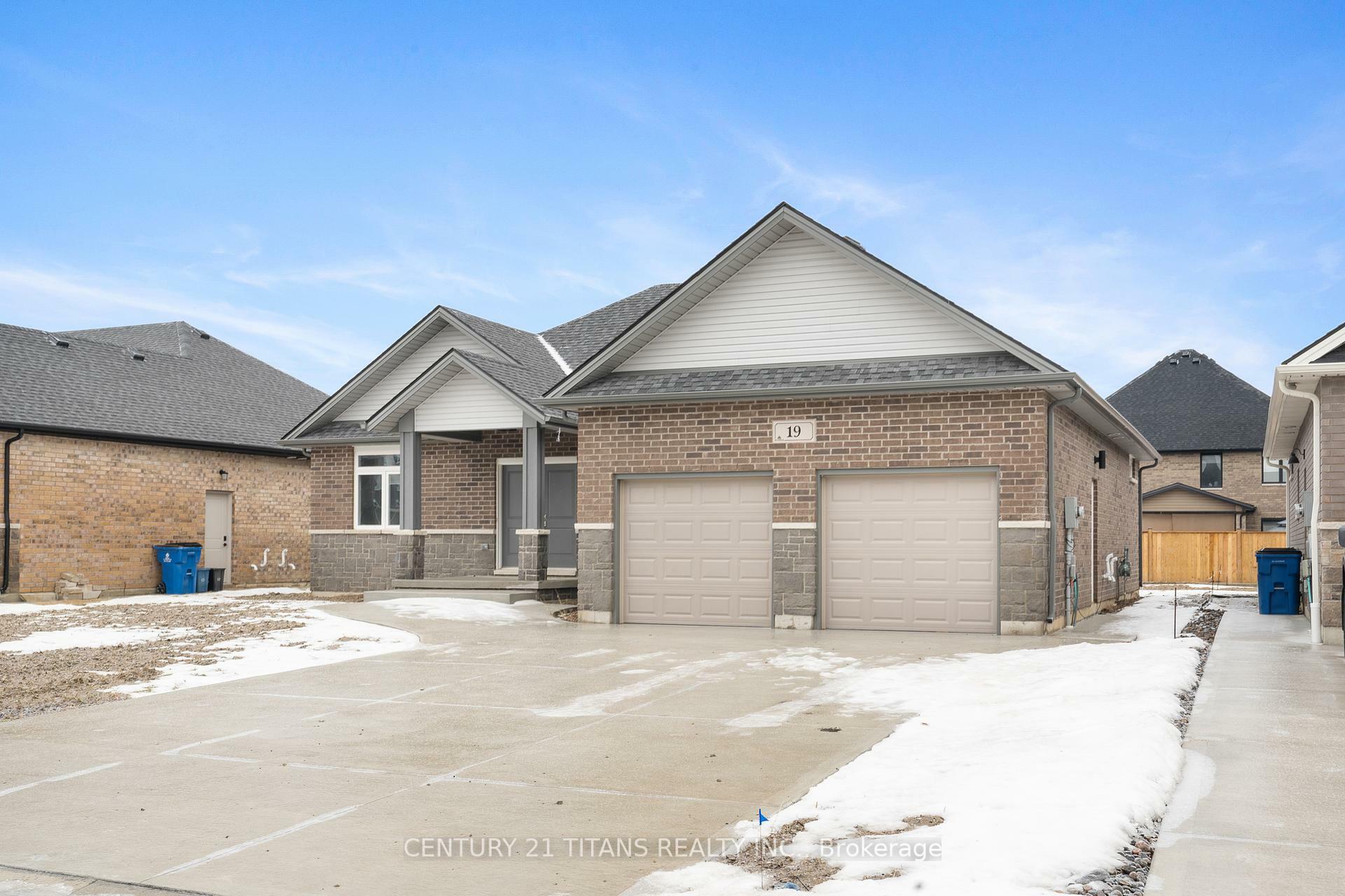 Property Photo: 19 Tracy Dr ON N7M 6G2