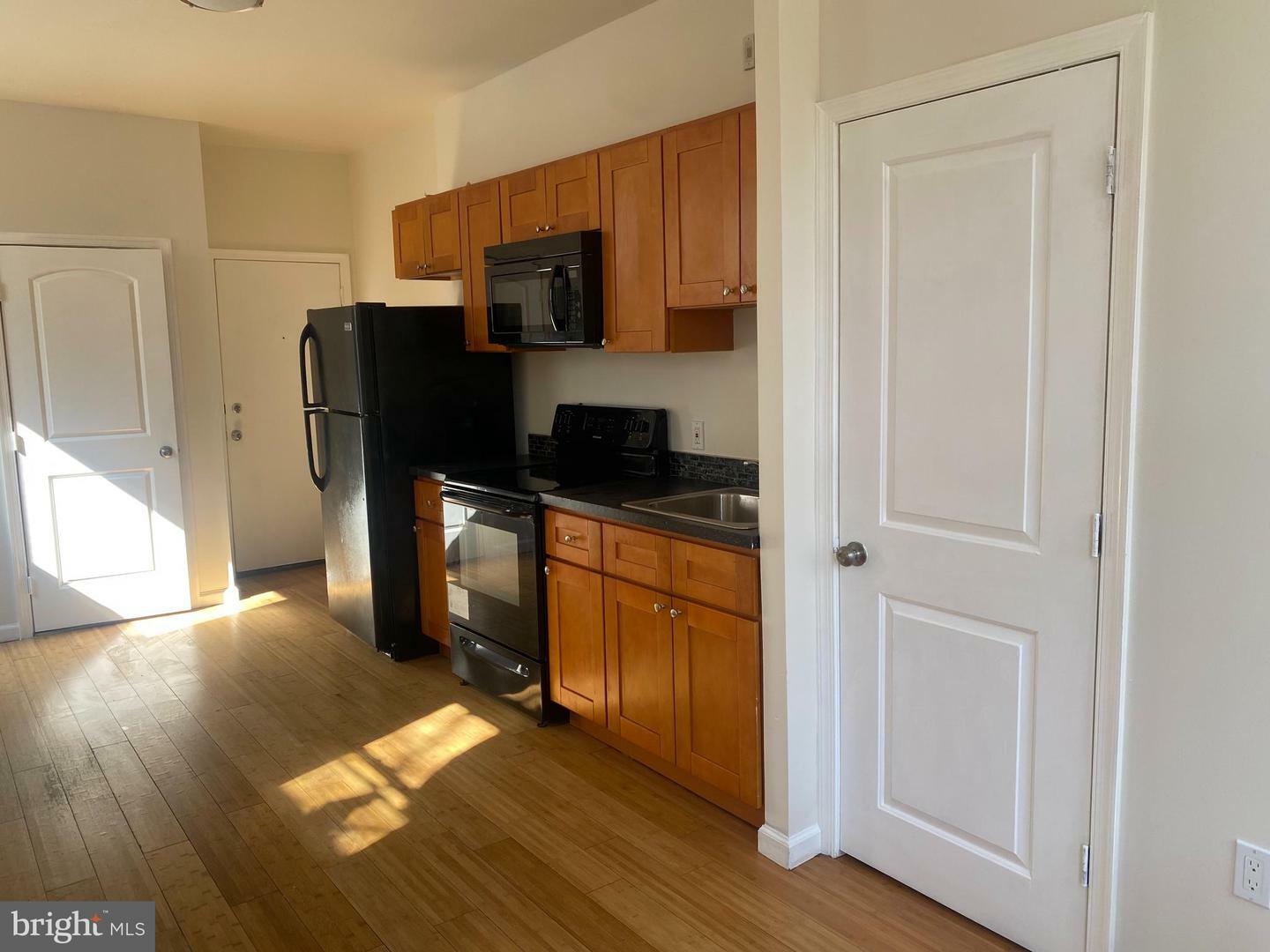 Property Photo: 3313 N Park Avenue 2R PA 19140