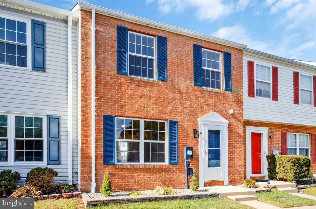 Property Photo: 6 Old Oak Place MD 21788