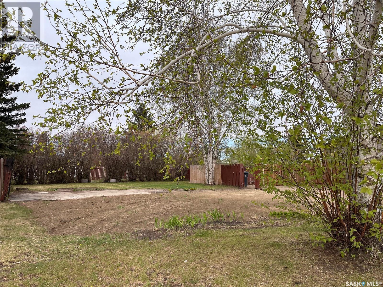 Property Photo:  1008 1st Street E  SK S0E 1E0 