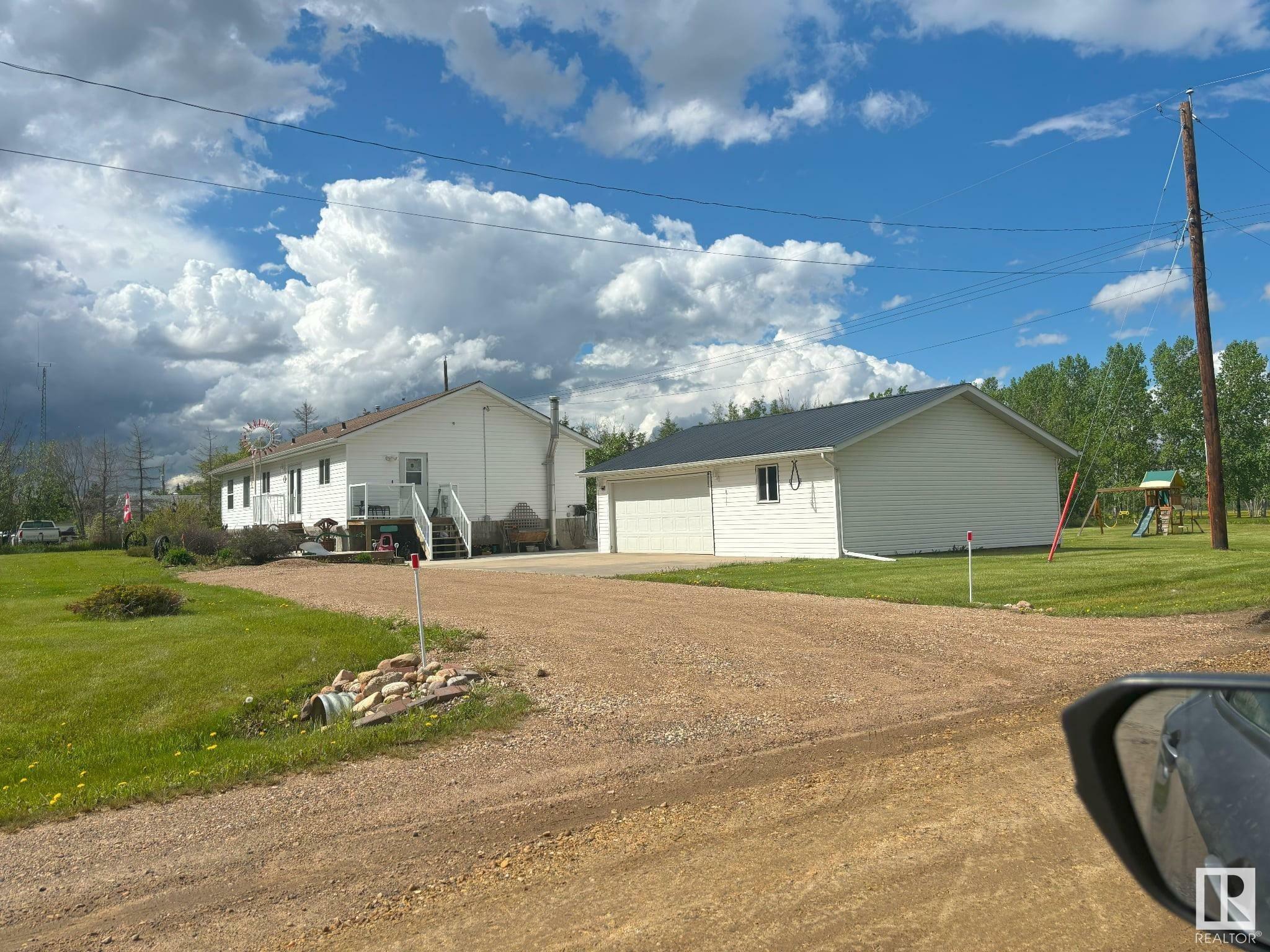 Property Photo:  4704 50 Avenue  AB T0B 4A0 