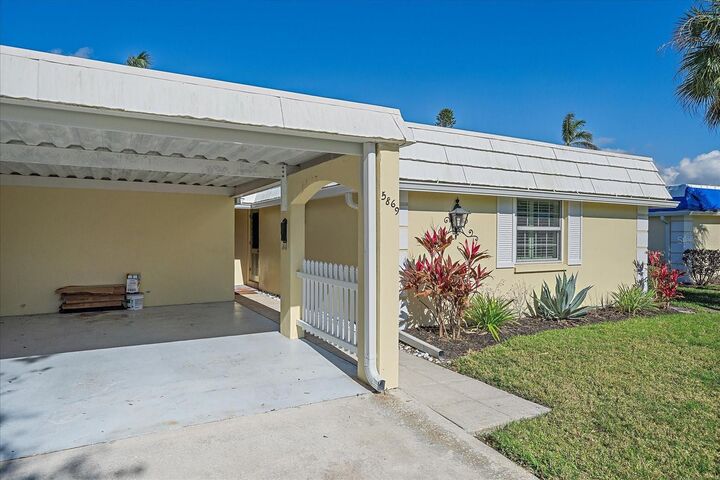 5869 Tidewood Avenue 7  Sarasota FL 34231 photo