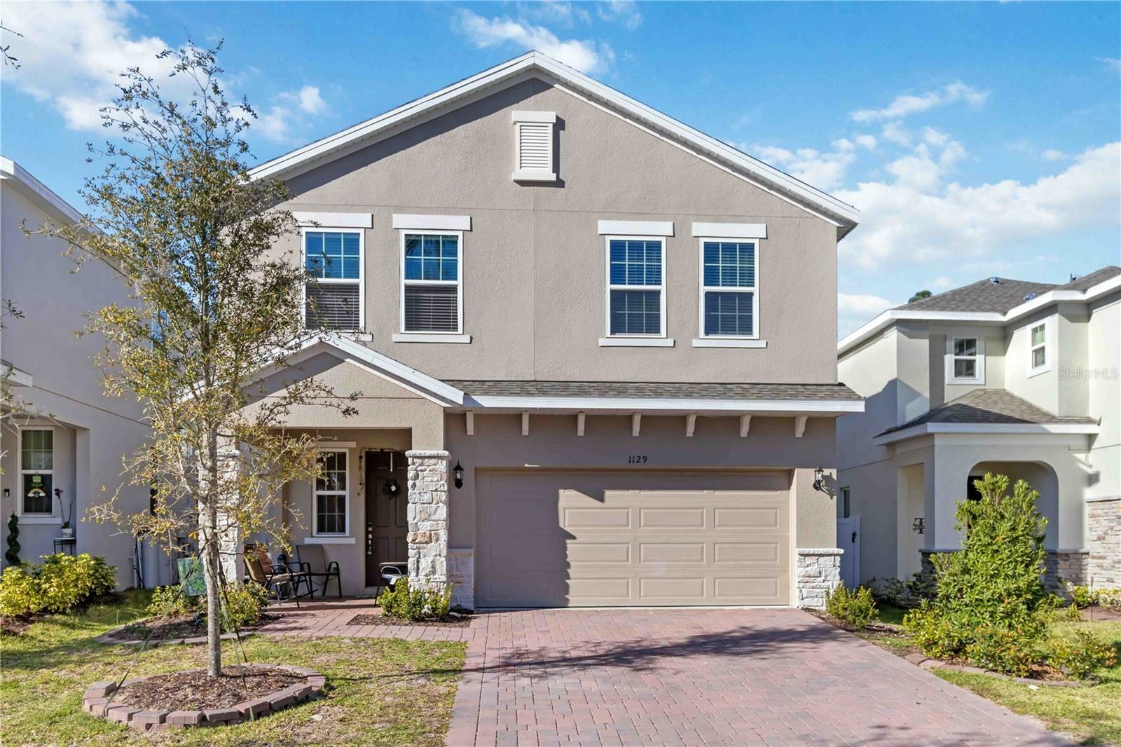 Property Photo:  1129 Blue Garden Drive  FL 32720 