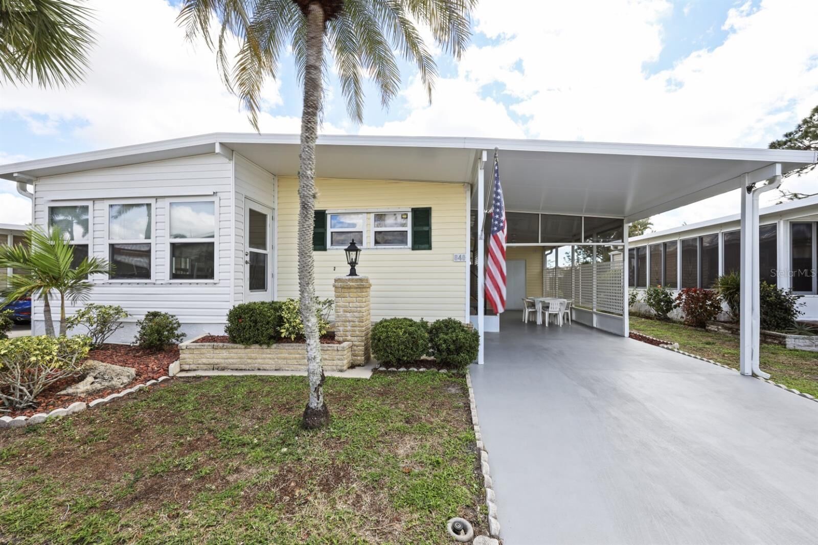 Property Photo:  2100 Kings Highway 840  FL 33980 